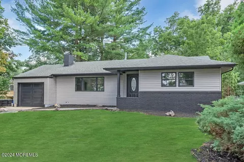 33 Lafayette Ave, Toms River, NJ 08753