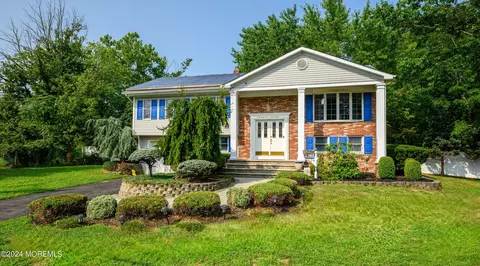28 Chestnut Hill Rd, Howell, NJ 07731