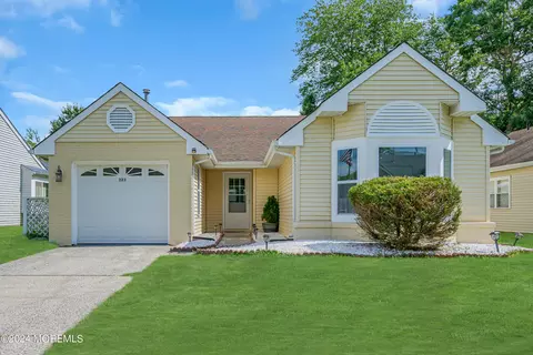 223 Mohican Ln, Little Egg Harbor, NJ 08087