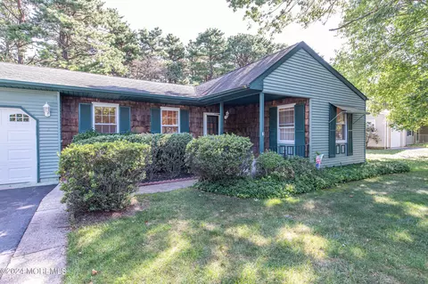 5 Milford Ct #52, Whiting, NJ 08759