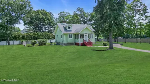 221 Freneau Ave, Matawan, NJ 07747