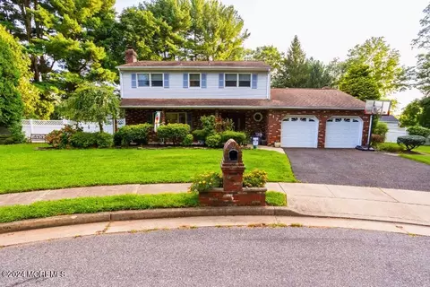 17 Ridgewood Ave, Monroe, NJ 08831