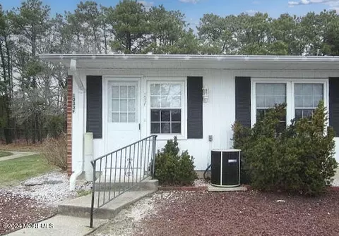 1033 Aberdeen Dr # F, Lakewood, NJ 08701