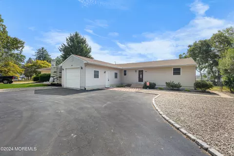 22 Tensaw Dr, Browns Mills, NJ 08015