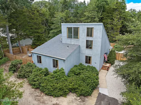 25 Pinehurst Dr, Little Egg Harbor, NJ 08087