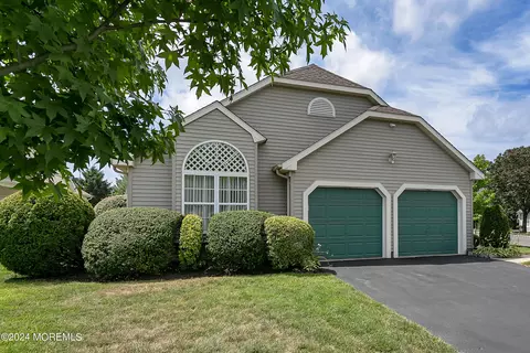 2507 Spring Hill Dr, Toms River, NJ 08755
