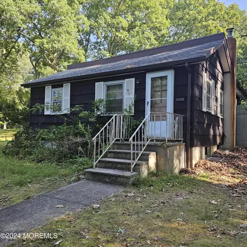 256 White St, Howell, NJ 07731
