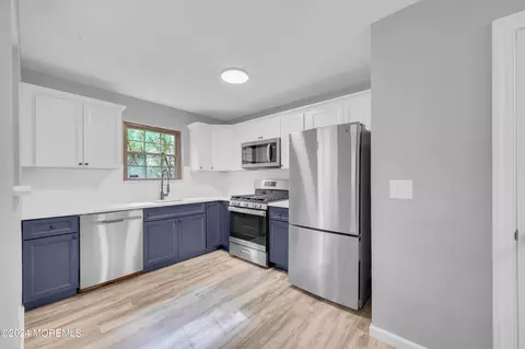 91 Whispering Oaks Way, Jackson, NJ 08527