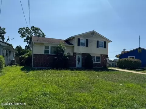 339 Twin Lakes Blvd, Little Egg Harbor, NJ 08087