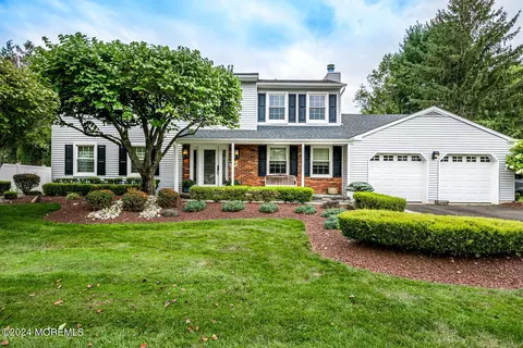 11 Cannonade Dr, Marlboro, NJ 07746