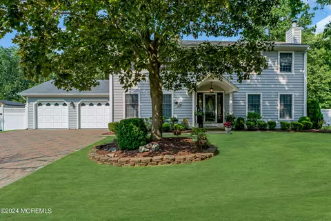 5 Hemlock Hill Rd, Jackson, NJ 08527