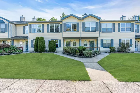 52 Quail Run, Bayville, NJ 08721