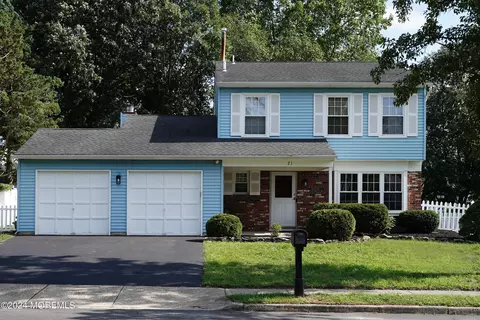 21 Snowdrift Ln, Howell, NJ 07731