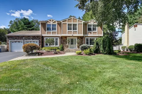 29 Longstreet Rd, Manalapan, NJ 07726
