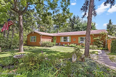 924 5th Ave, Toms River, NJ 08757