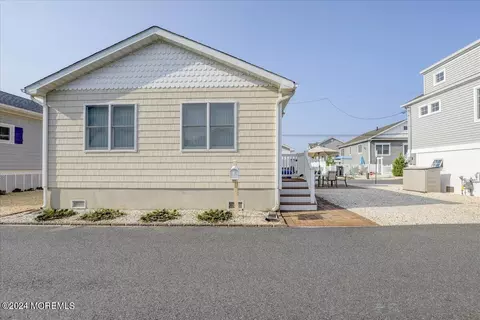 112 W Cove Way, Lavallette, NJ 08735