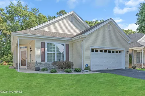 81 Robin Ln, Barnegat, NJ 08005