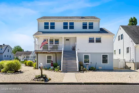 102 W Ohio Ave, Long Beach Township, NJ 08008