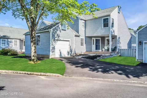 9 Turnberry Cir #107, Toms River, NJ 08753