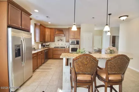 Kitchen - 2 Woodview Dr, Whiting, NJ 08759 photo 3 of 4