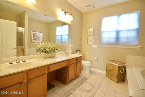 Bath - 2 Woodview Dr, Whiting, NJ 08759 photo 3 of 4