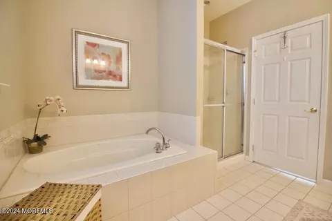 Bath - 2 Woodview Dr, Whiting, NJ 08759 photo 4 of 4