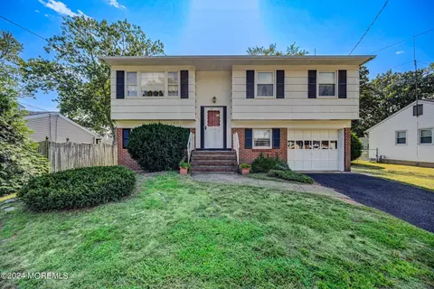 554 Pennsylvania Ave, Brick, NJ 08724