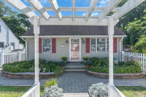104 Franklin Ave, Keansburg, NJ 07734