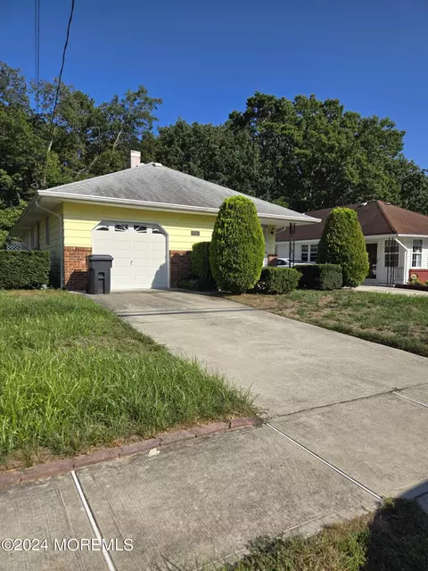 2001 Mt Carmel Blvd, Toms River, NJ 08753
