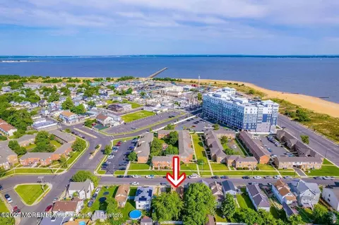 28 Belleview Ave, Keansburg, NJ 07734