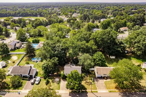 9 Southport Dr, Howell, NJ 07731