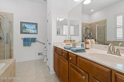 Bath - 20 Cape May Ct, Waretown, NJ 08758 photo 1 of 2