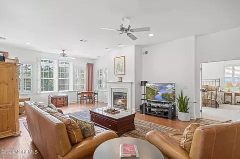 Living - 20 Cape May Ct, Waretown, NJ 08758 photo 1 of 3