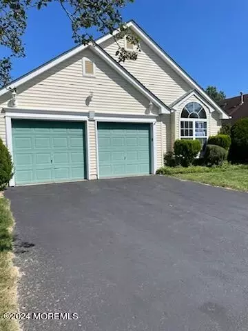 2560 Brenton Ln, Toms River, NJ 08755