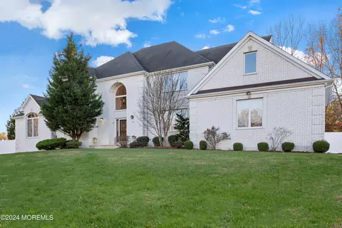 1587 Beverly Ct, Toms River, NJ 08755