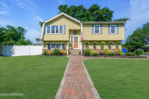 80 14th St, Toms River, NJ 08753