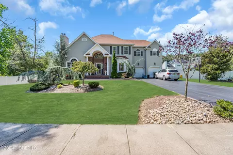25 Highland Dr, Jackson, NJ 08527