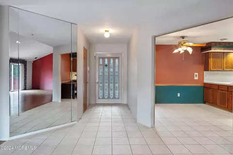 4 Heather Dr, Howell, NJ 07731 photo 4
