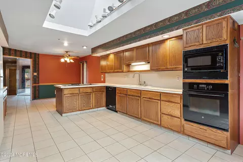 4 Heather Dr, Howell, NJ 07731 photo 10