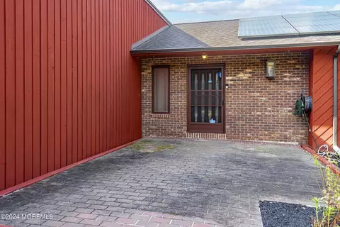 4 Heather Dr, Howell, NJ 07731 photo 2