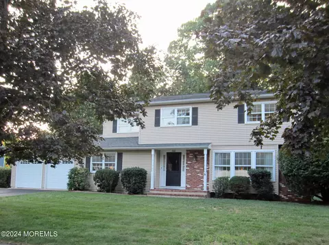 4 Eliot Ct, Morganville, NJ 07751
