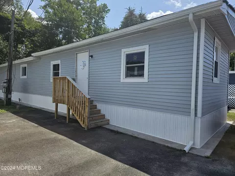 5 Misty Ln, Jackson, NJ 08527