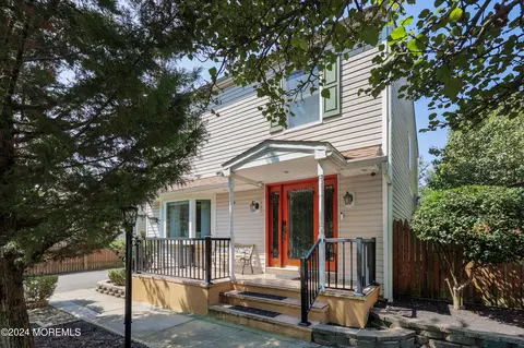 15 Rose Ter, Keansburg, NJ 07734
