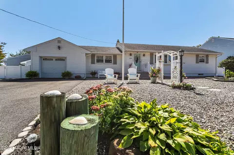 1100 Marcia Ave, Point Pleasant Beach, NJ 08742