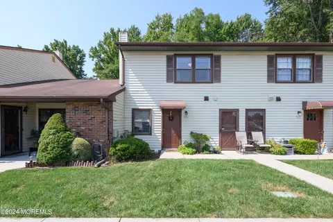 384 Crawford St, Eatontown, NJ 07724