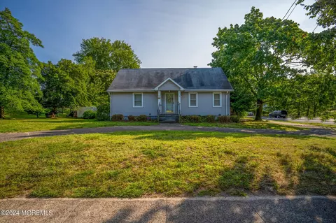 673 Herbertsville Rd, Brick, NJ 08724