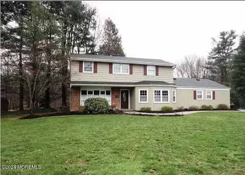 53 Lone Oak Rd, Middletown, NJ 07748