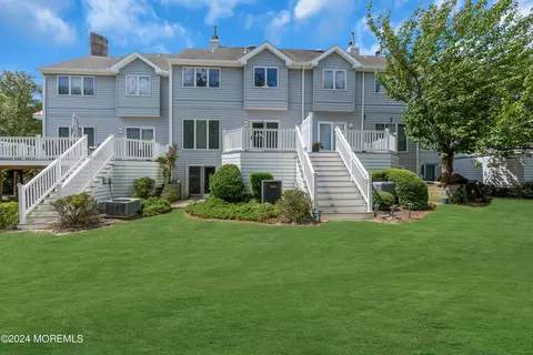 34 Rose Ct #304, Toms River, NJ 08753