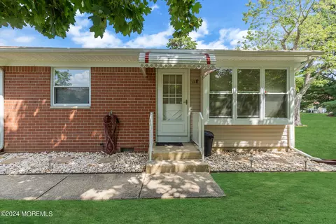 11 Potomac Ln # E, Whiting, NJ 08759