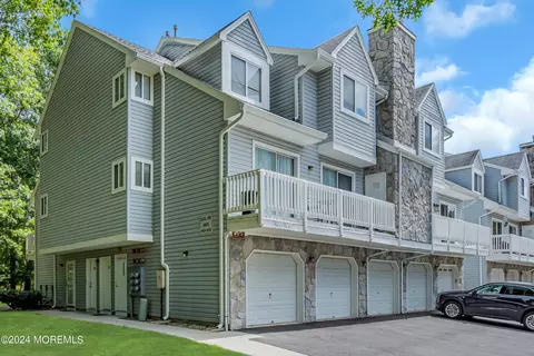 1611 Arthur St, Toms River, NJ 08755